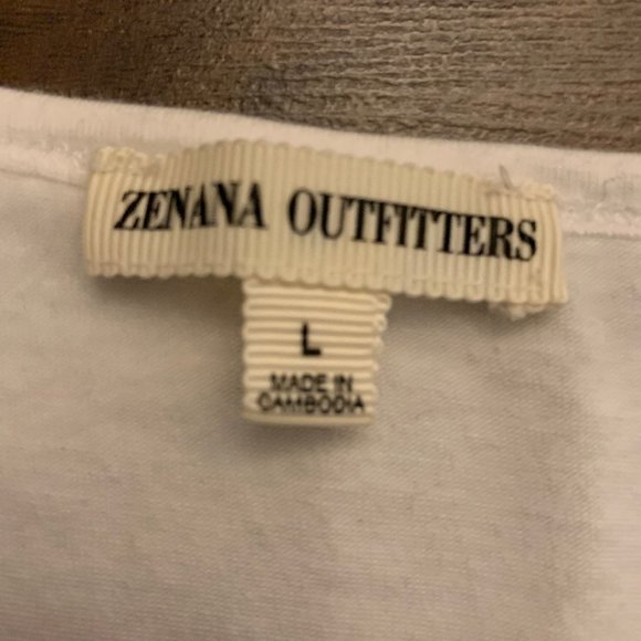 ZENANA OUTFITTERS | cropped white tee - Picture 4 of 4
